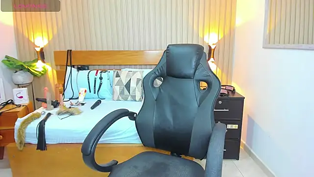 luciana ballesteros  online show from 02/24/25, 03:31