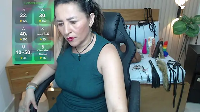 luciana ballesteros  online show from 11/15/25, 12:23