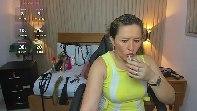 luciana ballesteros  online show from 12/20/25, 12:56