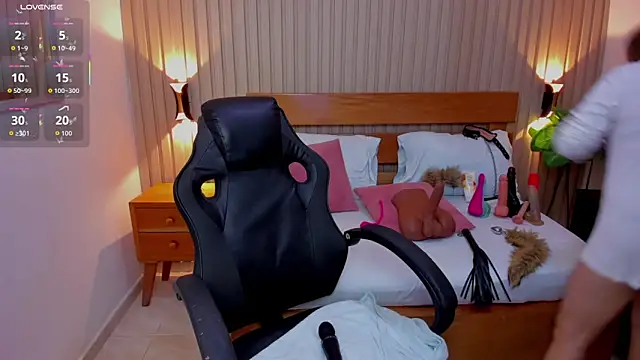 luciana ballesteros  online show from 02/11/26, 03:06