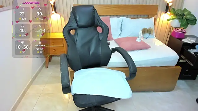 luciana ballesteros  online show from 03/27/26, 12:27