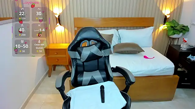 luciana ballesteros  online show from 04/22/26, 12:07