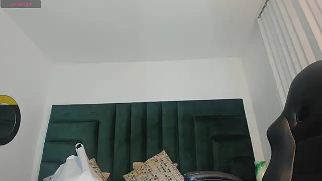 FaloonRoussel online show from 09/19/25, 06:08