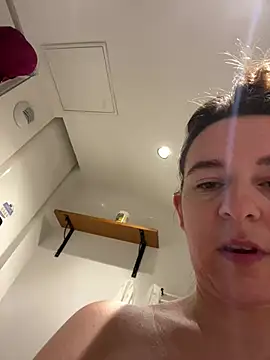 lyajoliee online show from 02/23/26, 07:06