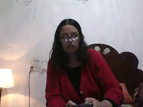 Snapshot of Samanthat33 chatting on 02/25/25, 01:52 Samanthat33 online show from 02/25/25, 01:52