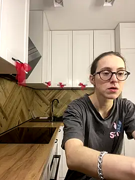 MartiniiSelenna online show from 12/18/25, 06:52