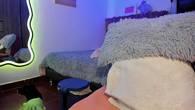 ladyrd1 online show from 02/13/25, 05:26