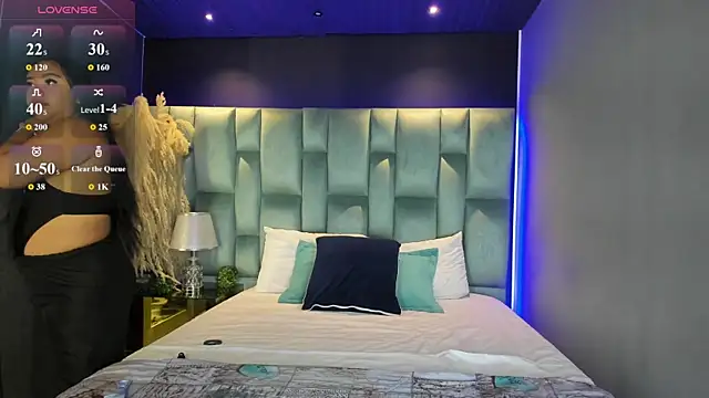 MarianaGarciaa   online show from 09/10/25, 11:32