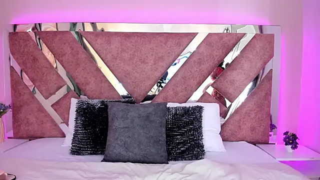 MarianaGarciaa   online show from 12/03/25, 07:01