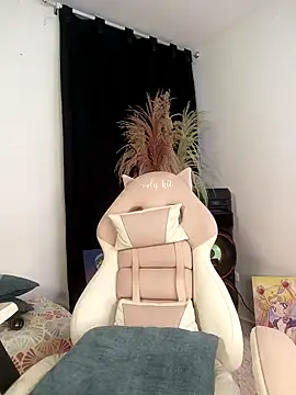 lovely kitt online show from 09/20/25, 10:55