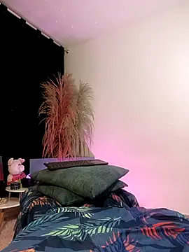 lovely kitt online show from 10/05/25, 08:12