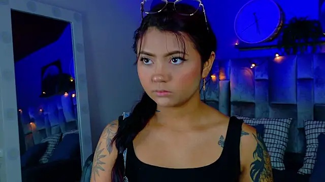 alaia-rogers online show from 11/22/25, 11:42