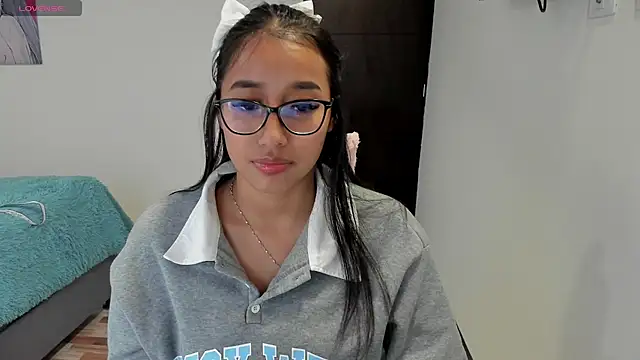 Snapshot of isa_bellaa0 chatting on 02/18/25, 02:16 isa bellaa0 online show from 02/18/25, 02:16