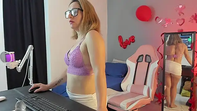 Yelena03 online show from 02/13/25, 09:38