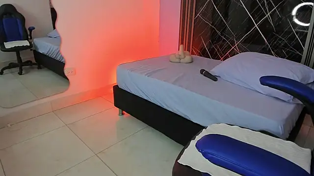 Yelena03 online show from 11/17/25, 10:15