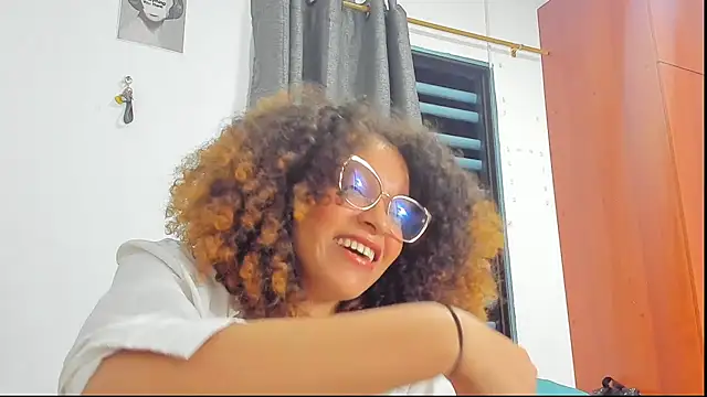 Ada gales  online show from 10/30/25, 03:41