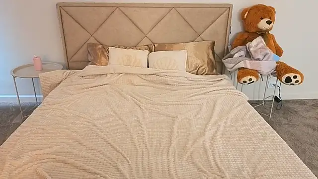 IceDanielles online show from 04/07/26, 01:00