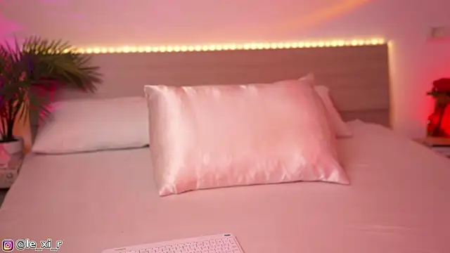 Lexi Reed online show from 10/22/25, 03:23