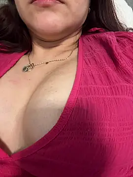 Snapshot of ZUCAAT chatting on 05/21/26, 12:56 ZUCAAT online show from 05/21/26, 12:56