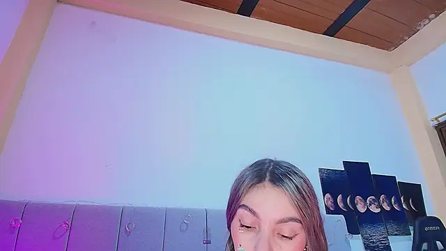 AbrilZannetii online show from 03/15/26, 12:05