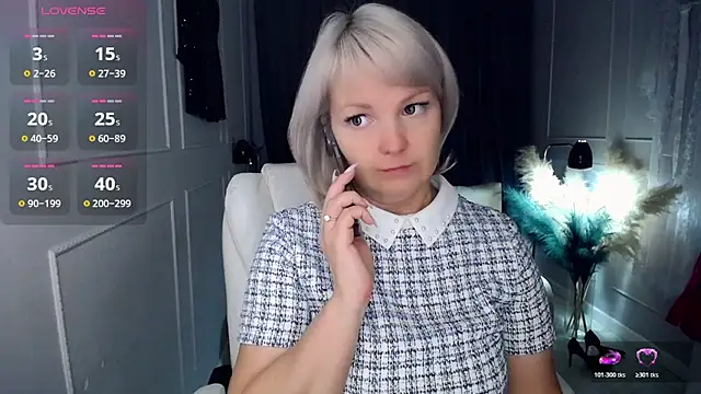 Juarnea online show from 11/18/25, 07:02