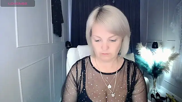 Snapshot of Juarnea chatting on 06/03/26, 10:18 Juarnea online show from 06/03/26, 10:18