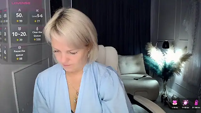 Snapshot of Juarnea chatting on 06/06/26, 11:04 Juarnea online show from 06/06/26, 11:04