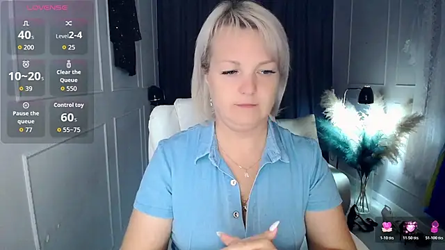 Snapshot of Juarnea chatting on 06/11/26, 12:47 Juarnea online show from 06/11/26, 12:47