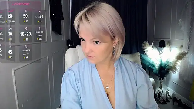 Snapshot of Juarnea chatting on 06/19/26, 07:34 Juarnea online show from 06/19/26, 07:34