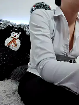 merlinaadams  online show from 12/13/25, 08:14