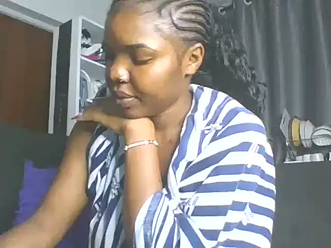 sweet bigclit online show from 10/17/25, 03:42