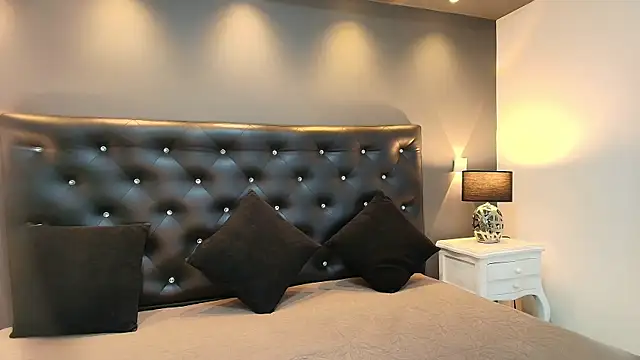 dirtyvictoria online show from 12/21/25, 12:34