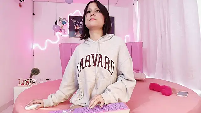 Azul horney online show from 02/06/25, 08:34