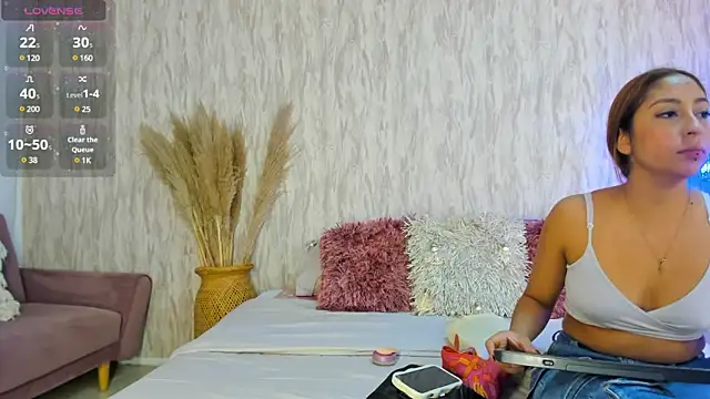 Snapshot of emily_parkerr chatting on 01/07/25, 09:25 emily parkerr online show from 01/07/25, 09:25