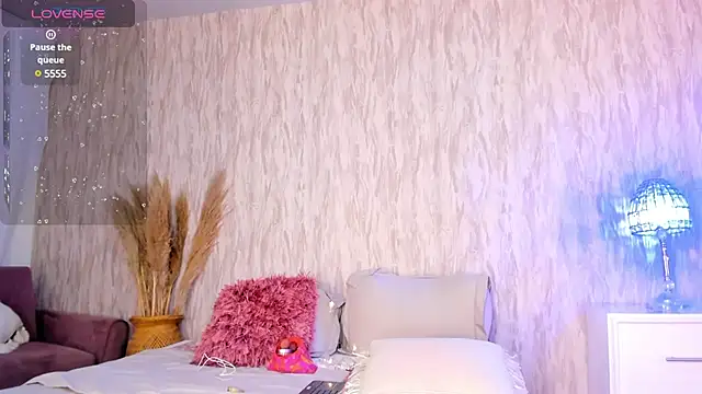 Snapshot of emily_parkerr chatting on 01/14/25, 01:47 emily parkerr online show from 01/14/25, 01:47