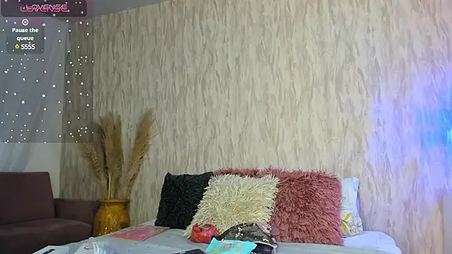 Snapshot of emily_parkerr chatting on 02/01/25, 02:13 emily parkerr online show from 02/01/25, 02:13