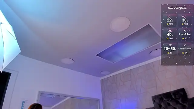 Snapshot of emily_parkerr chatting on 02/09/25, 10:21 emily parkerr online show from 02/09/25, 10:21