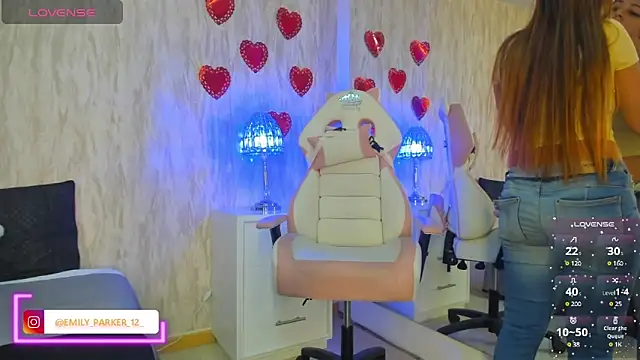 Snapshot of emily_parkerr chatting on 03/15/25, 12:34 emily parkerr online show from 03/15/25, 12:34