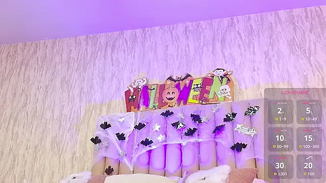 Snapshot of emily_parkerr chatting on 10/08/25, 08:39 emily parkerr online show from 10/08/25, 08:39