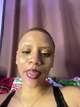 Snapshot of Charlotee_ chatting on 12/22/24, 08:49 Charlotee  online show from 12/22/24, 08:49