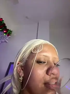 Snapshot of Charlotee_ chatting on 01/02/25, 05:57 Charlotee  online show from 01/02/25, 05:57