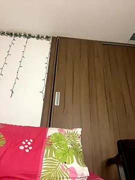 Snapshot of Charlotee_ chatting on 10/31/25, 07:20 Charlotee  online show from 10/31/25, 07:20