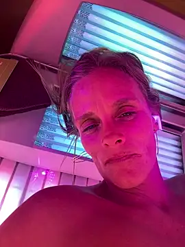 Snapshot of vixendoll87 chatting on 02/07/25, 11:13 vixendoll87 online show from 02/07/25, 11:13