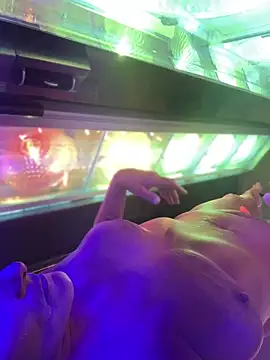 Snapshot of vixendoll87 chatting on 02/12/25, 01:09 vixendoll87 online show from 02/12/25, 01:09