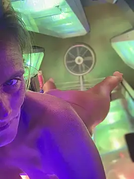 Snapshot of vixendoll87 chatting on 02/18/25, 07:09 vixendoll87 online show from 02/18/25, 07:09