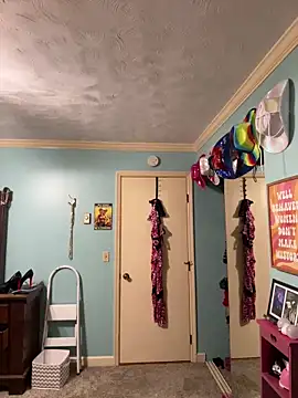 Snapshot of vixendoll87 chatting on 11/02/25, 11:18 vixendoll87 online show from 11/02/25, 11:18