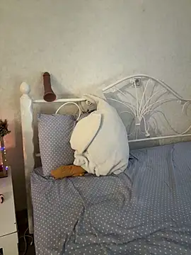 BeatriceTender online show from 12/16/25, 04:50