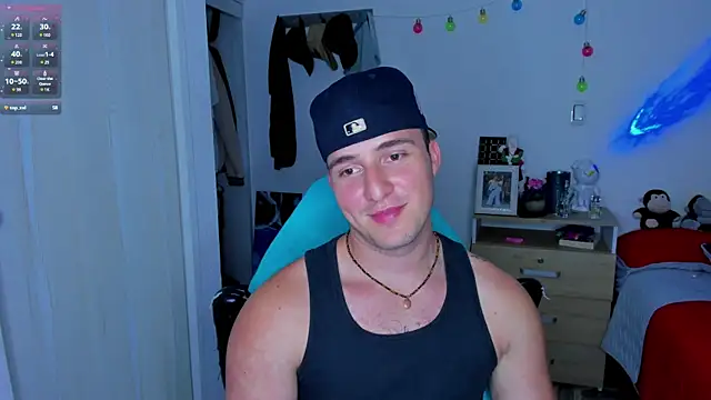 Snapshot of liam_oficial02 chatting on 01/11/25, 06:03 liam oficial02 online show from 01/11/25, 06:03