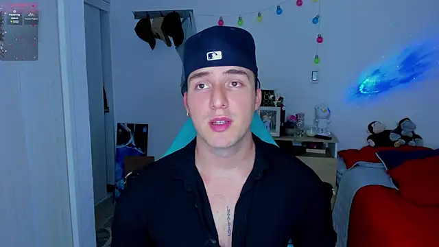 Snapshot of liam_oficial02 chatting on 01/21/25, 04:10 liam oficial02 online show from 01/21/25, 04:10