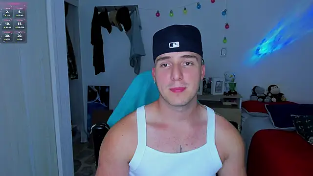 Snapshot of liam_oficial02 chatting on 01/25/25, 03:30 liam oficial02 online show from 01/25/25, 03:30